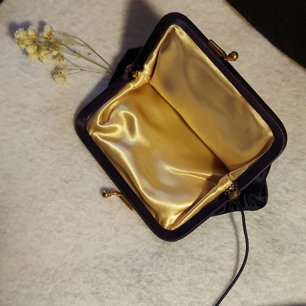 Purse - Picture 3 of 4